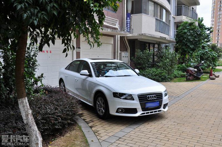 奥迪 奥迪a4l 2010款 1.8tfsi cvt舒适版