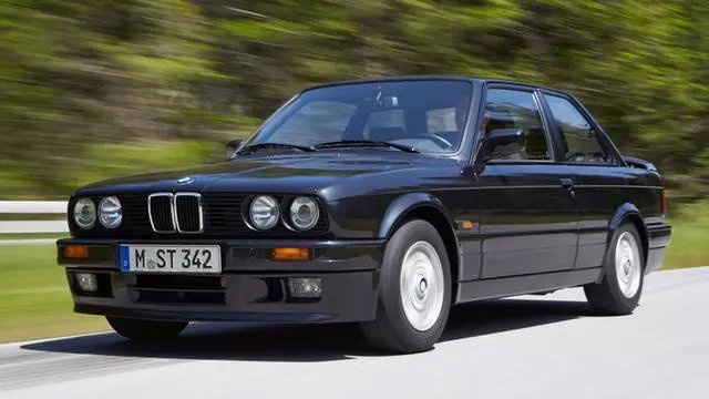 第二代bmw 3系 e30