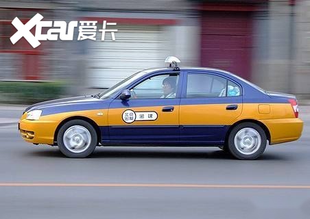 路上最常见的一款神车老款现代伊兰特