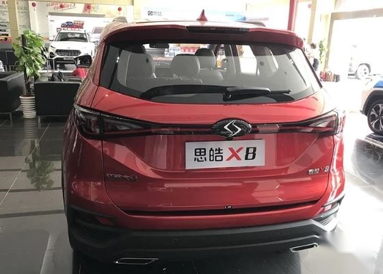 全新江淮思皓x8到店,红色涂装很时尚,玛莎拉蒂前脸