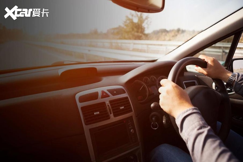 【3】近距离跟随前面的车