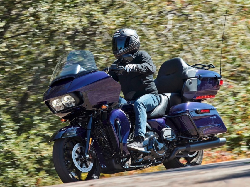 哈雷发布2020款road glide 公路滑翔巡航摩托