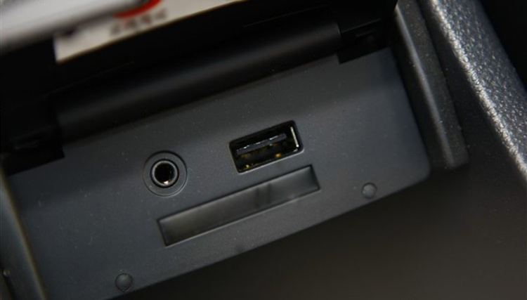 3,usb接口(sd卡插槽)