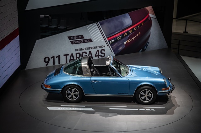 保时捷限量992台的 911 targa 4s亮相广州车展