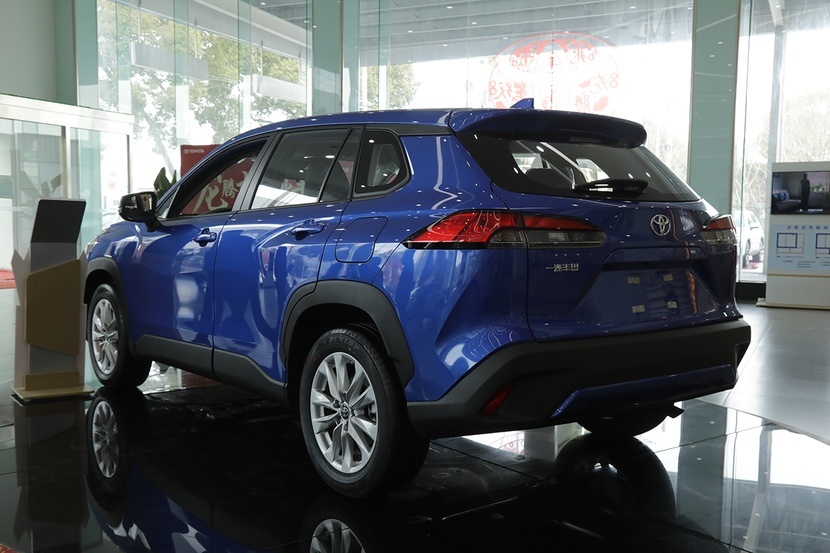 预算15万终于可以买到丰田的紧凑级suv 实拍卡罗拉锐放