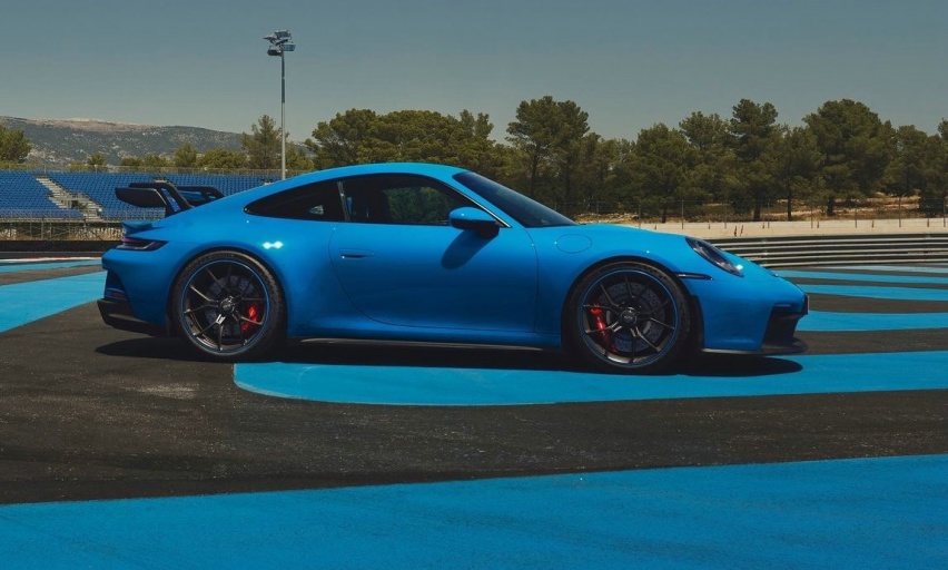 2021-porsche-911-gt3-blue.jpg