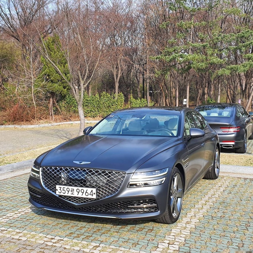 大气时尚的设计捷尼赛思g80海外实车街拍