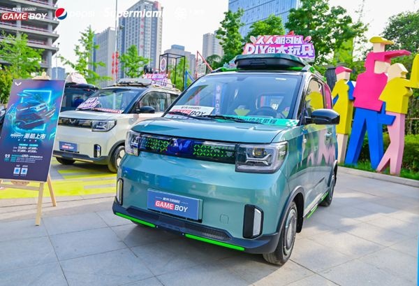 最美人间四月天 五菱宏光街头小霸王潮酷上市