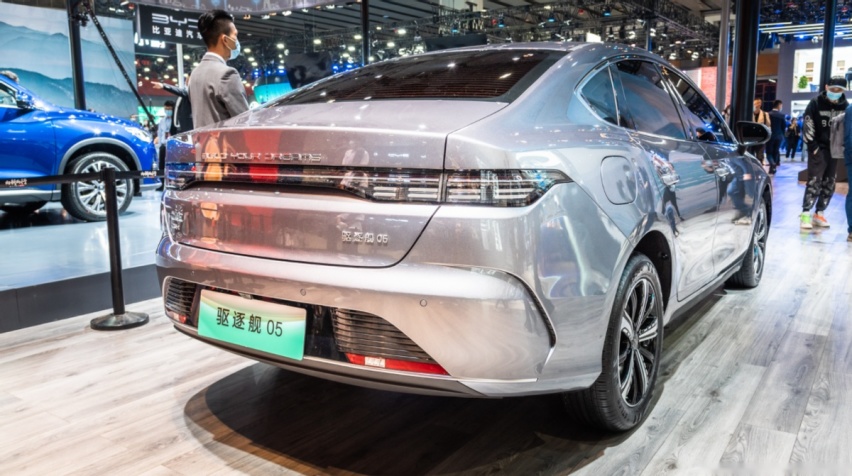 "驱逐"燃油车,比亚迪新车玩这么狠?
