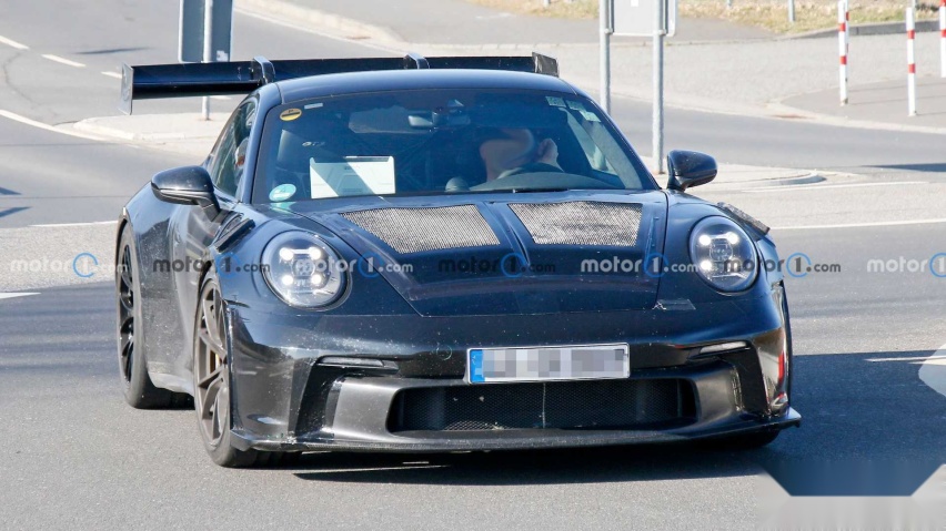 保时捷新911gt3rs赛道测试尾翼使用drs技术