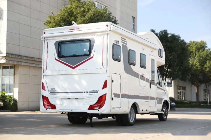 铂驰旅行家双拓展房车,定制高端房车生活