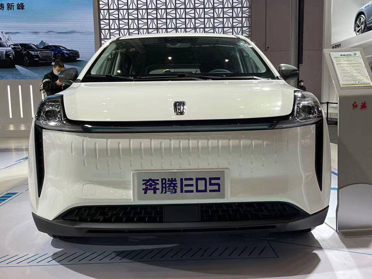 一汽奔腾e05正式发布采用单侧滑门设计