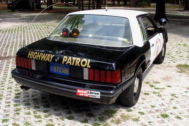 福特crown victoria福特的维多利亚皇冠汽车可以说是美国警车历史上的