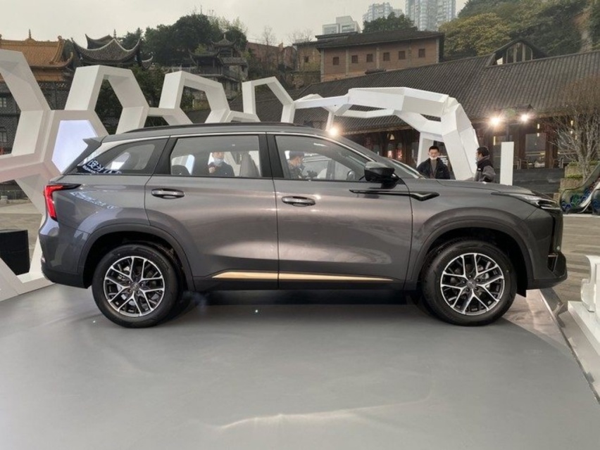 2022年新款SUV,2021年新款suv 2022年的第1款suv为什么是第二代长安cs75plus
