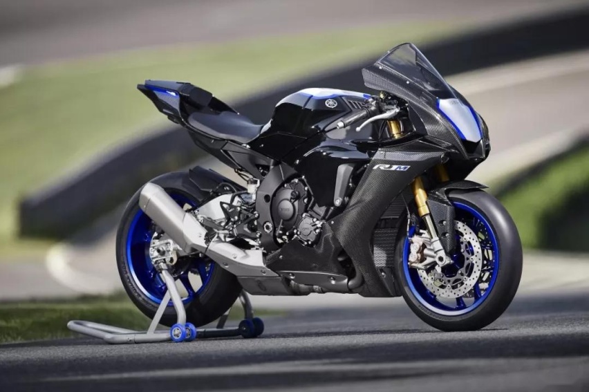 浅析雅马哈跑车王2020款yzfr1m