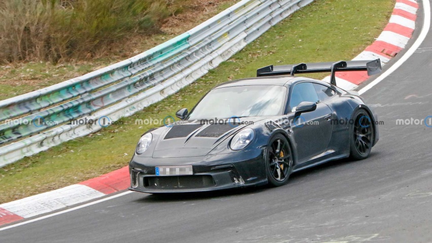 保时捷新911gt3rs赛道测试尾翼使用drs技术