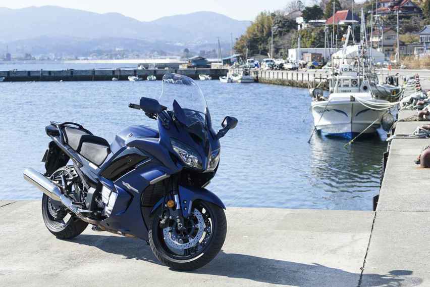 雅马哈顶级旅行摩托对标川崎h2sx和铃木隼水冷四缸147马力