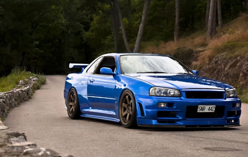 skyline gtr r34(图片来源自网络)这一代gtr是具有划时代意义的,因为