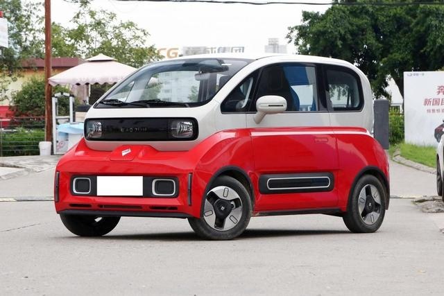 上汽通用五菱宝骏kiwi ev    厂商指导价     6.98万起询底价