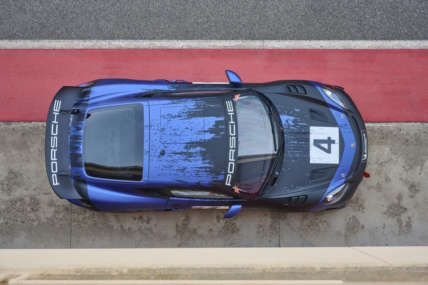 新款718 cayman gt4 rs clubsport为中置发动机布局,以不久前刚发表的