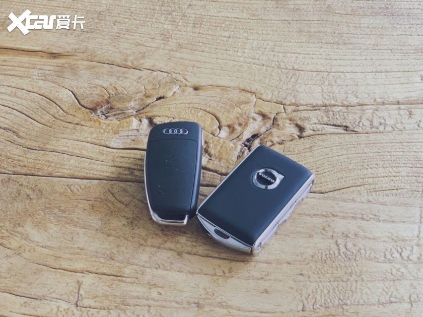 车主可能会产生心理落差,图为与沃尔沃 xc40 钥匙对比