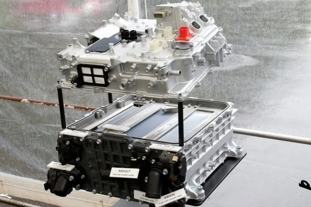 丰田氢燃料电池汽车:续航突破850公里,加速性能尚缺一口气-爱卡汽车爱