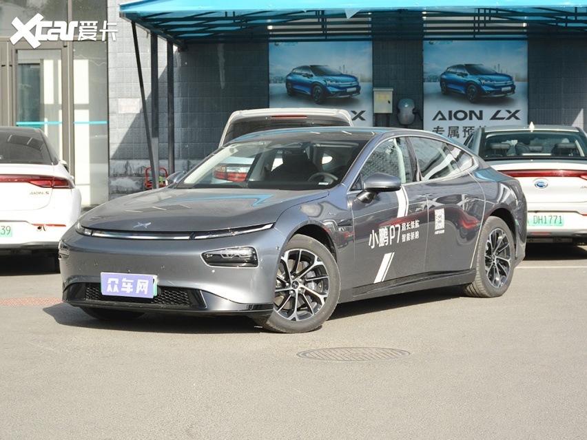 动力方面,小鹏p7搭载一台永磁同步电机,其总功率达到196kw,总扭矩达到