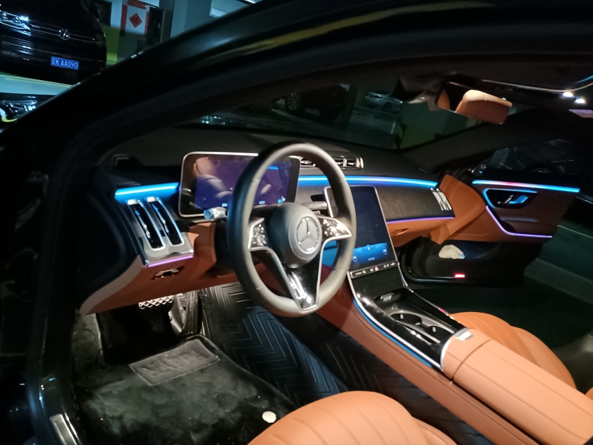 22款奔驰s450升级原厂主动环境氛围灯百般色彩万般精彩