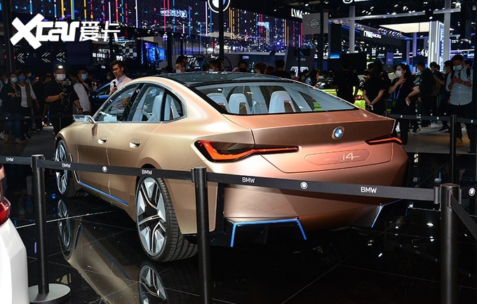 宝马首款纯电轿跑车型bmw i4概念车正式亮相