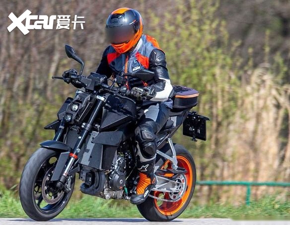 致敬还是复刻?ktm990谍照,大改款造型经典重现