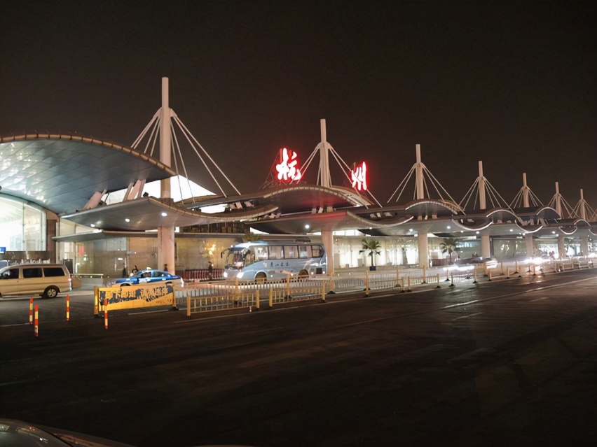 杭州萧山机场停车场收费多少钱一天,杭州萧山机场停车攻略来了