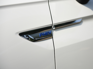 2019430 PHEV Ş ^