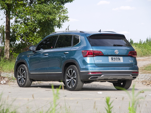 2019款330TSI 四驱旗舰版 左后45度