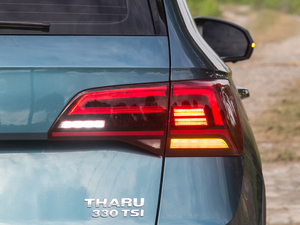 2019款330TSI 四驱旗舰版 尾灯