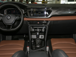 2019款330TSI 四驱旗舰版 中控台