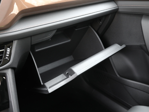 2019款280TSI 舒适版 国VI 手套箱