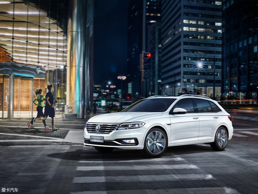 2018݃Ɏ 280TSI DSGA V