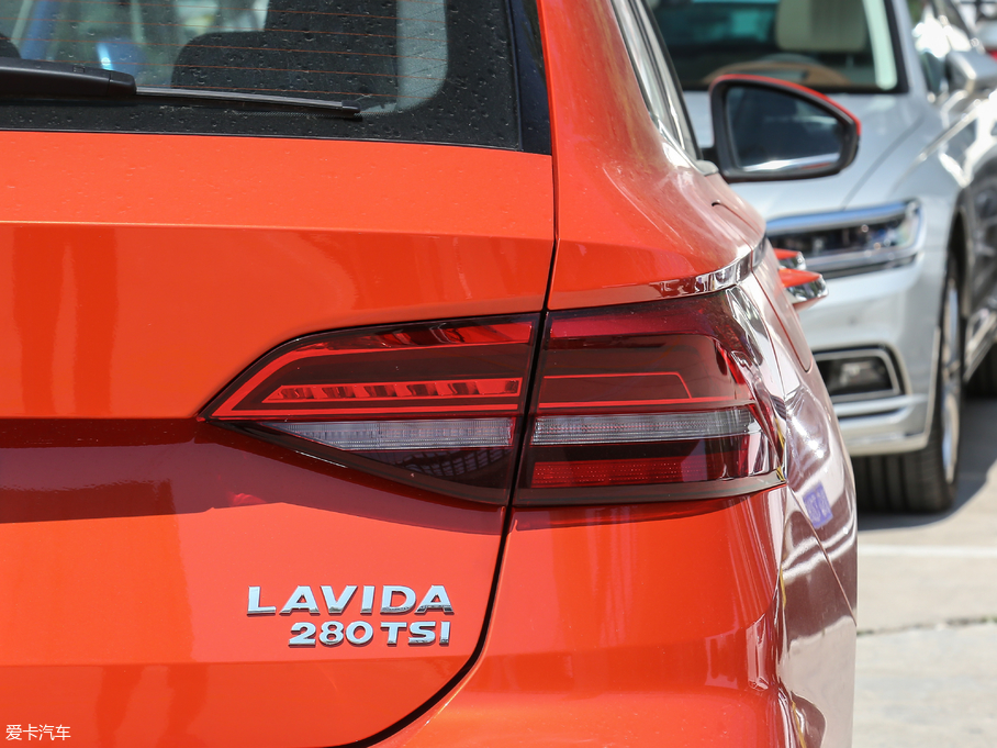 2018݃Ɏ 280TSI DSGA V