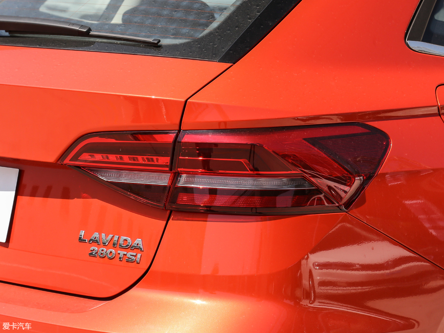 2018݃Ɏ 280TSI DSGA V