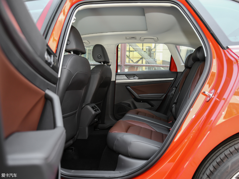 2018݃Ɏ 280TSI DSGA V