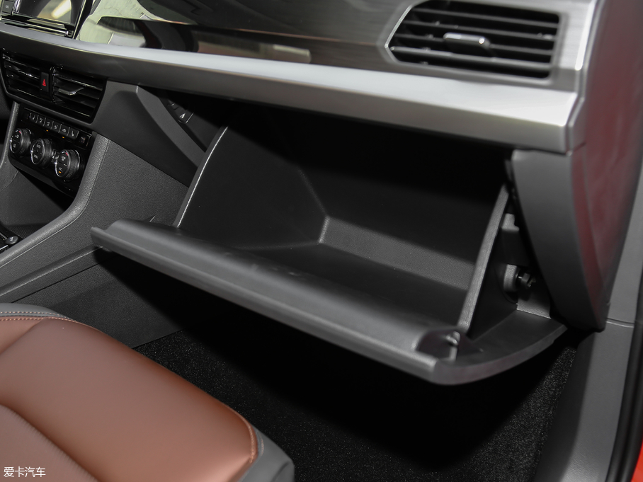 2018݃Ɏ 280TSI DSGA V