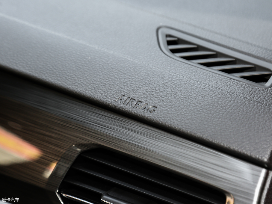 2018݃Ɏ 280TSI DSGA V