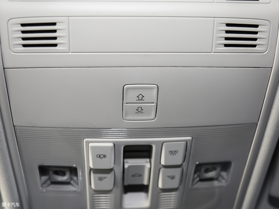 2018݃Ɏ 280TSI DSGA V