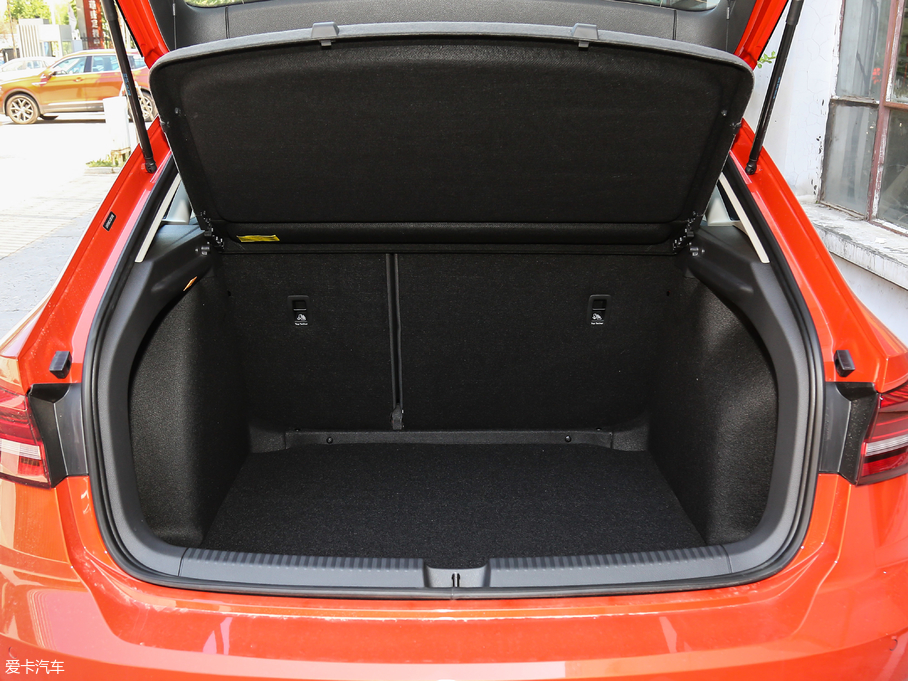 2018݃Ɏ 280TSI DSGA V