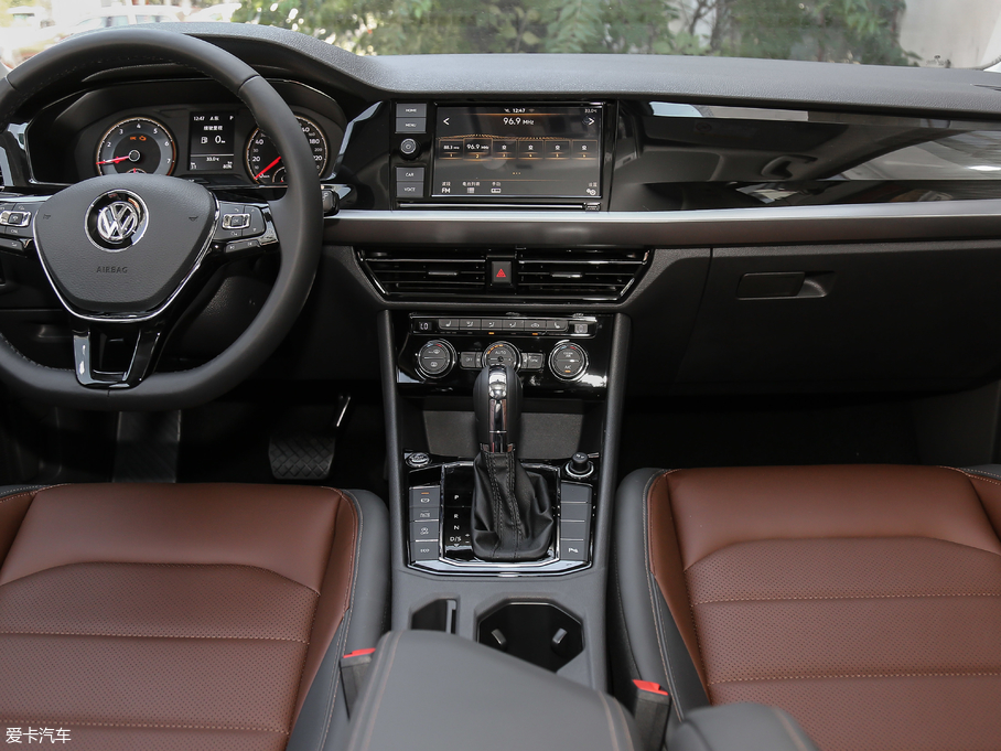 2018݃Ɏ 280TSI DSGA V