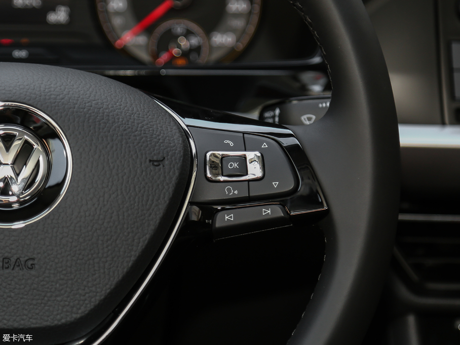 2018݃Ɏ 280TSI DSGA V