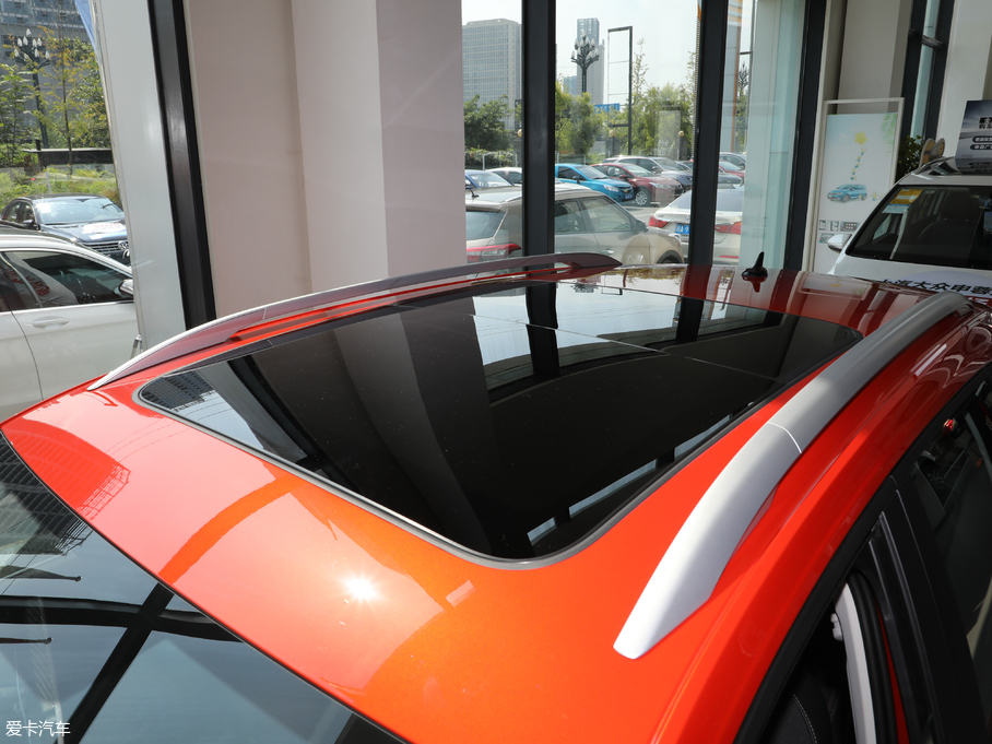 2018݃Ɏ 200TSI DSGm V