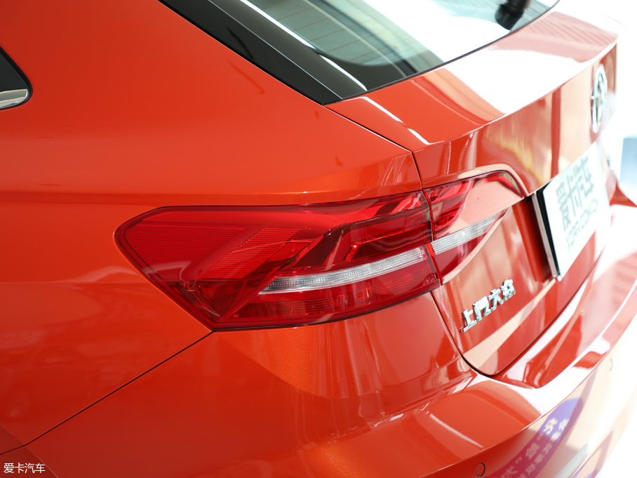 2018݃Ɏ 200TSI DSGm V