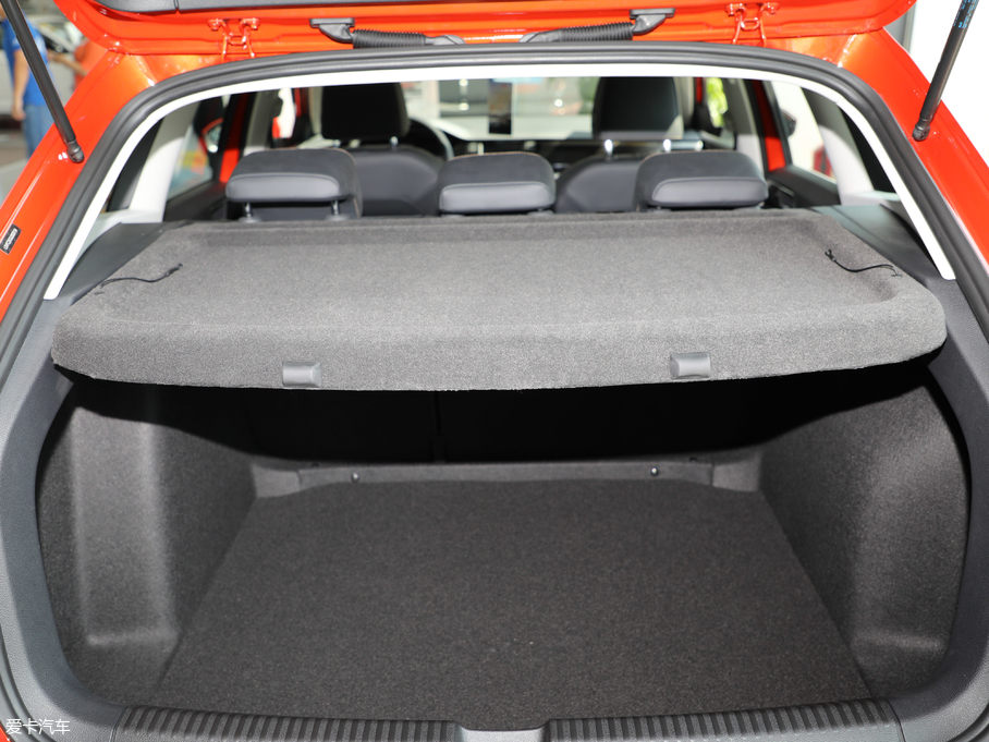 2018݃Ɏ 200TSI DSGm V