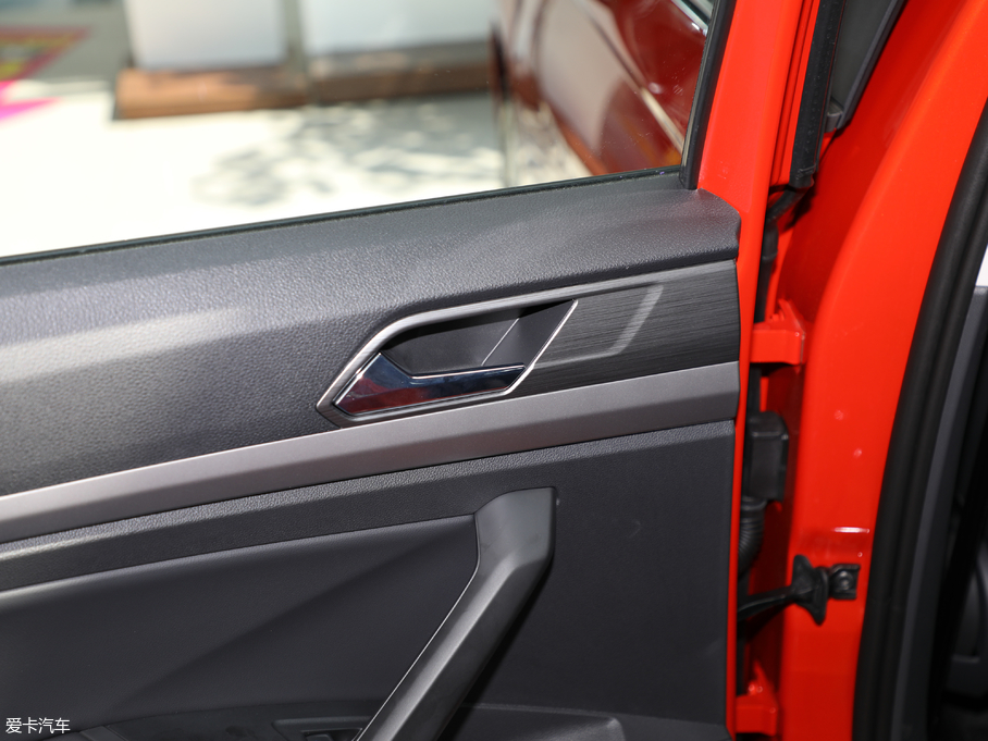 2018݃Ɏ 200TSI DSGm V